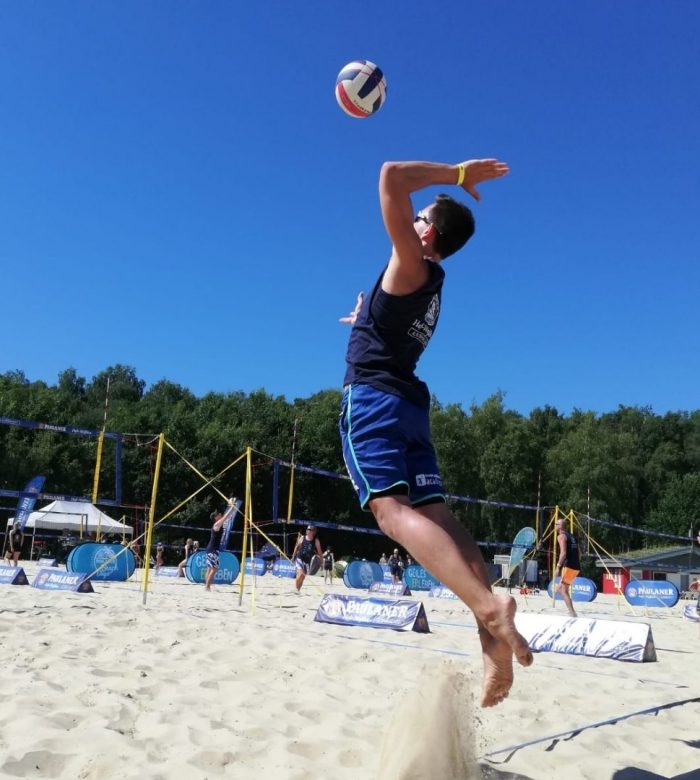 Beachvolleyball-Sprungangabe-TG1881